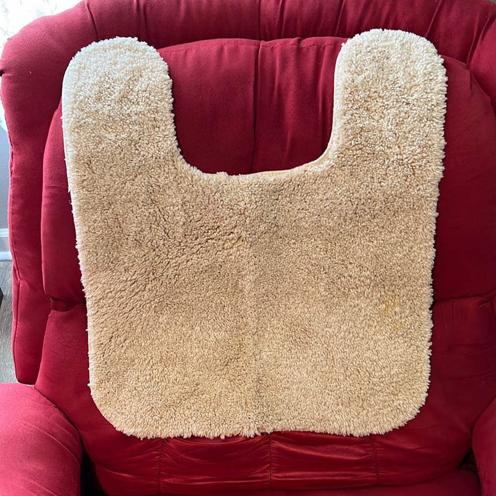 Living Colors 100% comforel nylon U-shaped toilet rug light tan